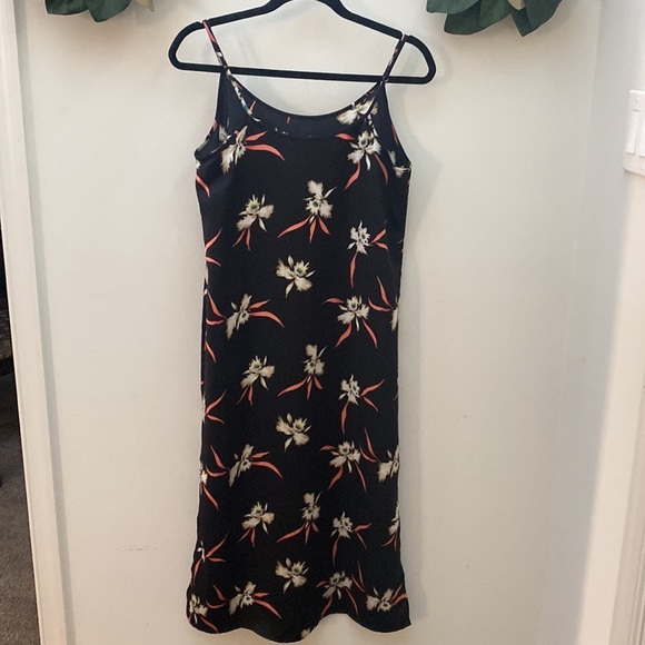 EUC J.crew Spaghetti strapped floral dress in size small - Picture 3 of 9